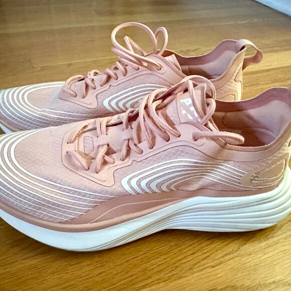 APL Women's Streamline Sneaker - Size 9 - Picture 3 of 5